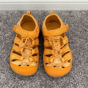 Keen Kids Newport H2 Yellow Light Sandals  Size 11